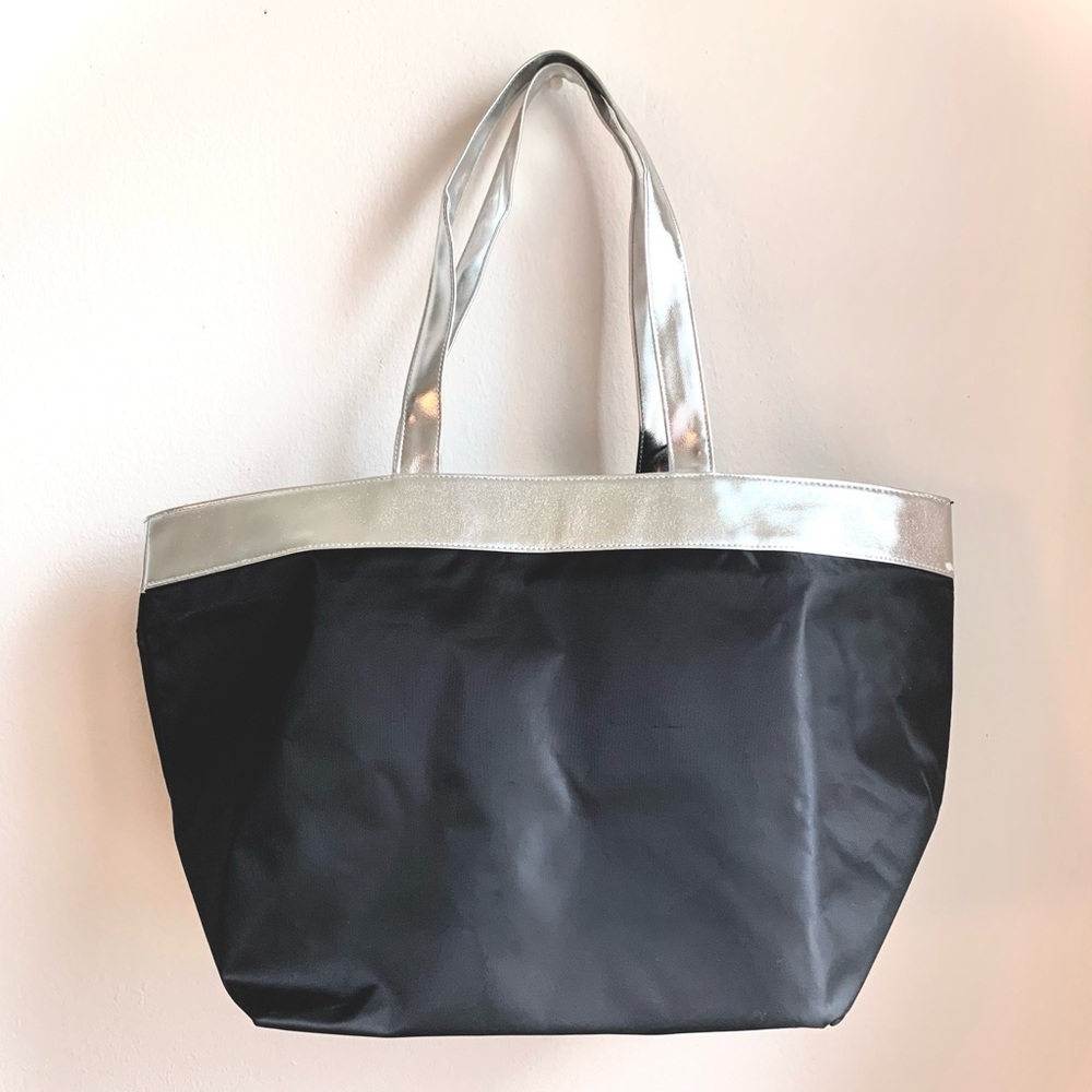 NWOT Bloomingdales black & silver tote bag